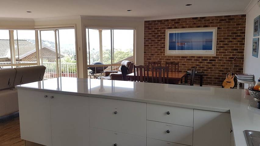 Holiday home for 6 people, with garden and balcony in Avoca Beach