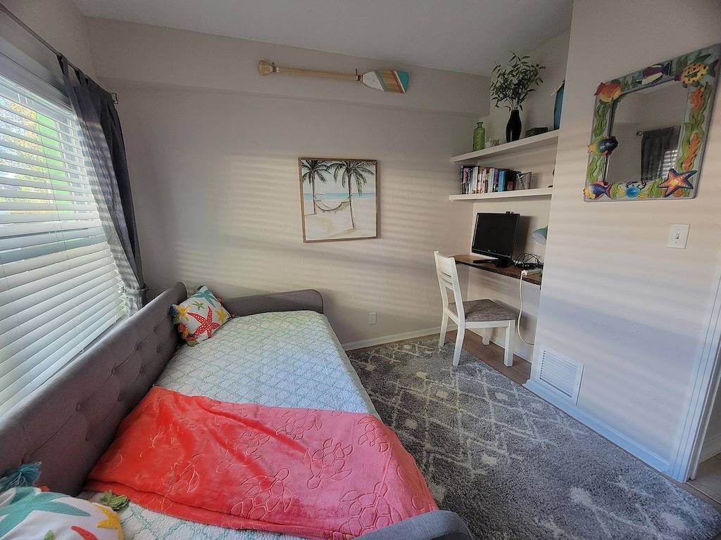 Seahorse Cottage Bungalow - Only 7 Blocks from the Beach in Jacksonville Beach, Duval County