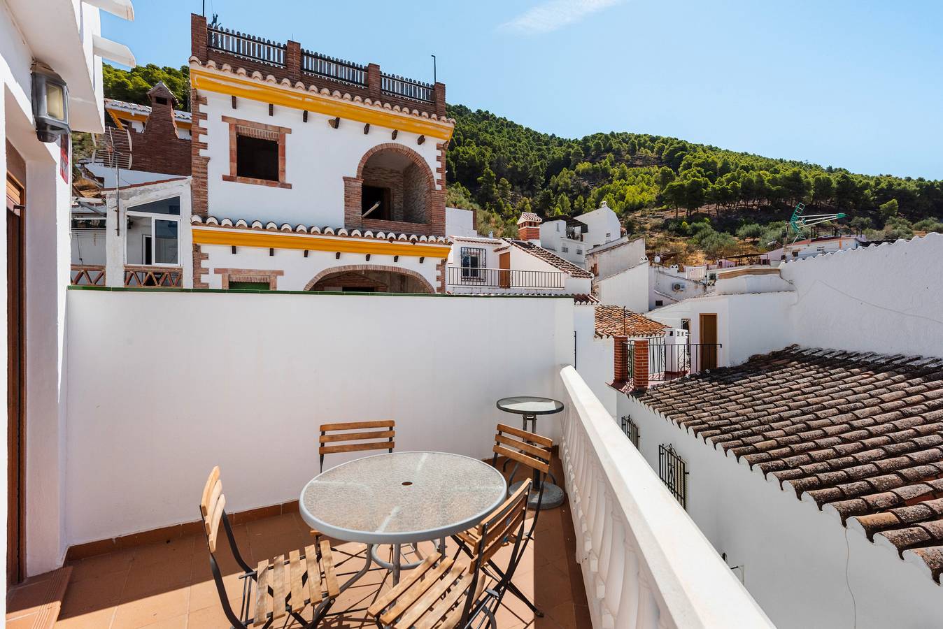 Ganze Wohnung, Apartment 'Casa Sol y Sierra' mit Bergblick, Wlan und Klimaanlage in Alcaucín, Málaga Provinz