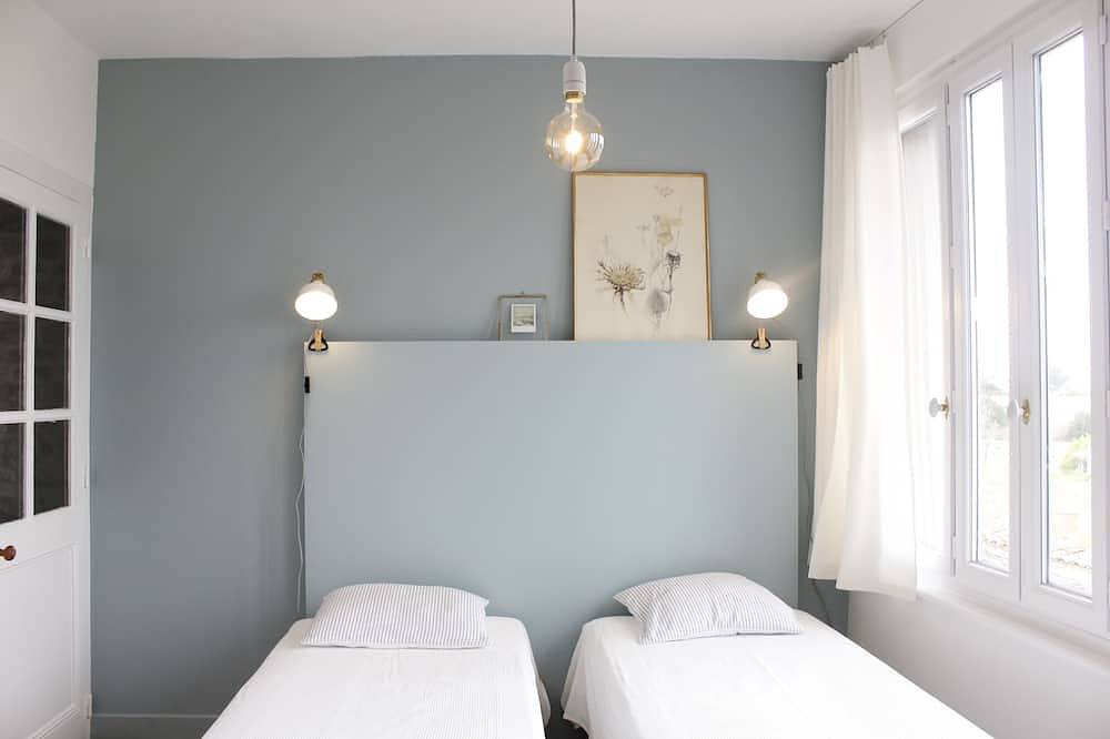 Dorfhaus mit Freiflächen inkl. Terrasse mit Meerblick-Parkplatz (*) in La Flotte, Ile de Re