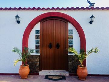 Gîte pour 4 personnes, avec jardin et vue dans Sitía