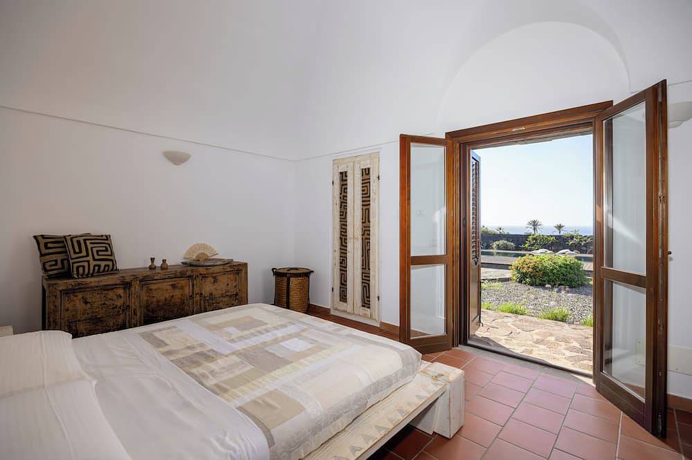 Dammuso Luna - Private Pool with Sea View in Santa Chiara, Trapani Province