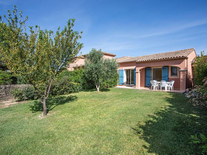 Villa pour 6 personnes, avec piscine et balcon