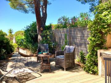 Gîte pour 4 personnes, avec jardin et piscine dans Plage de Gigaro