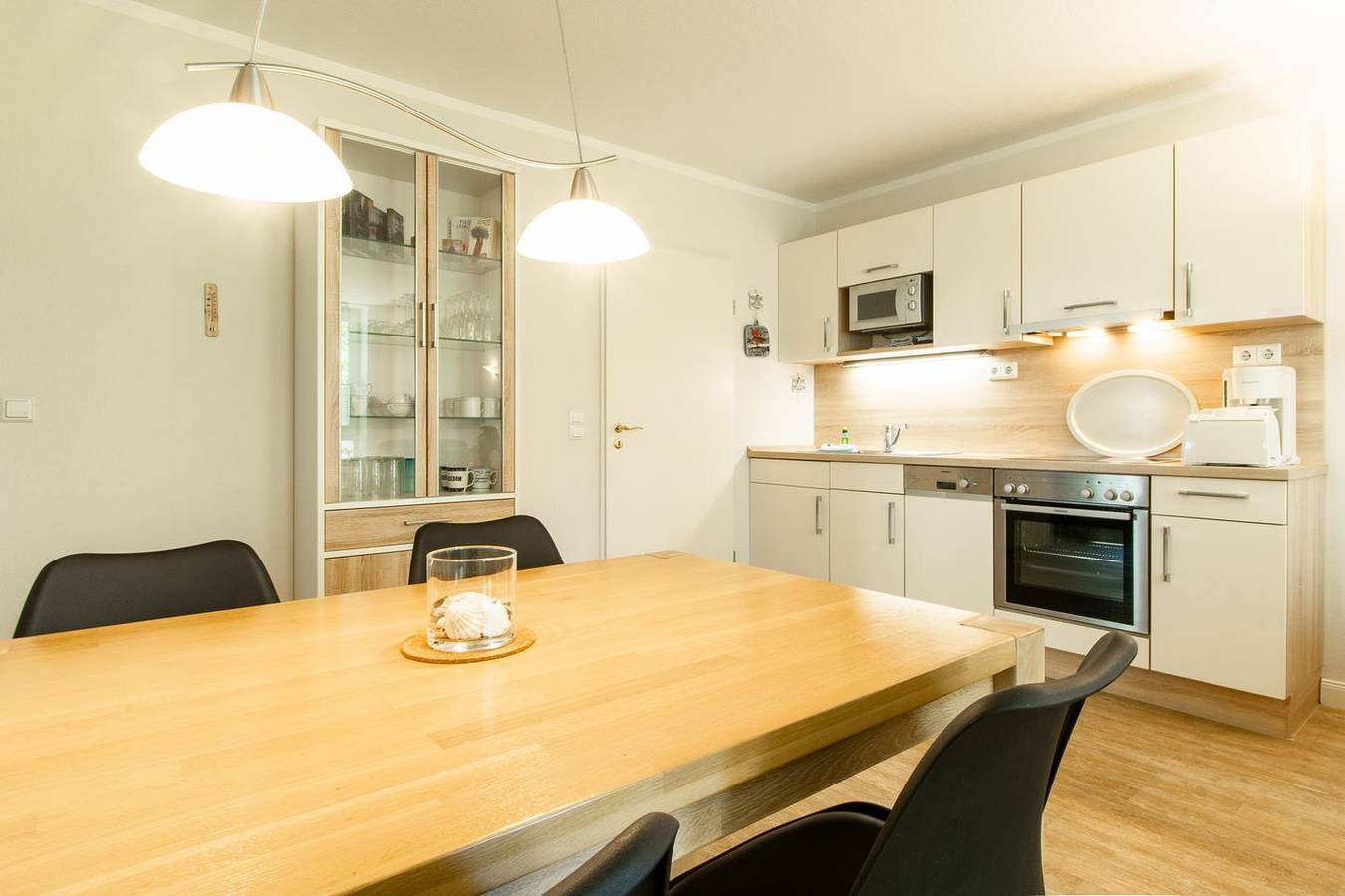 Ganze Wohnung, Gemütliche Ferienwohnung mit sonniger Süd-West-Terrasse in toller Strandlage in Seebad Heringsdorf, Heringsdorf