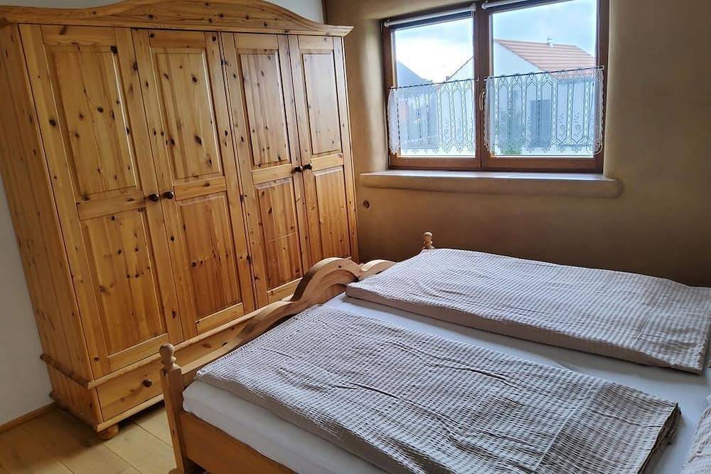 Ganze Wohnung, Strohballenhaus - Ferienwohnung Strohballenhaus Suppes in Hofbieber, Rhön-Hessen
