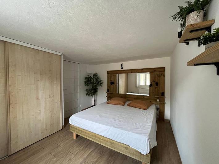 Gîte pour 4 personnes, avec vue, animaux acceptés à Pourcieux