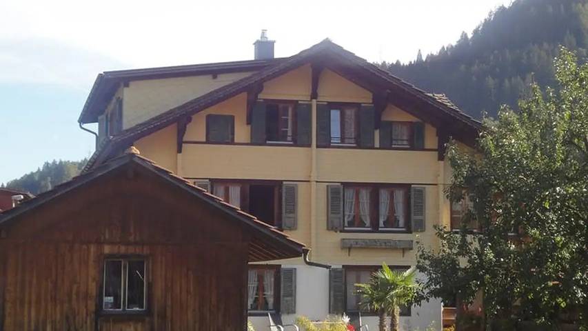 Ferienwohnung für 4 Personen, mit Garten in Frutigen - 2