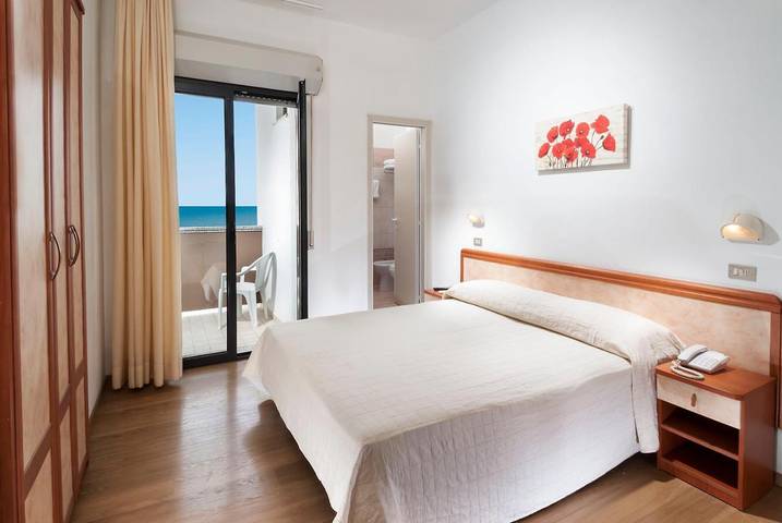 Hôtel pour 2 personnes, avec terrasse à Misano Adriatico - 3