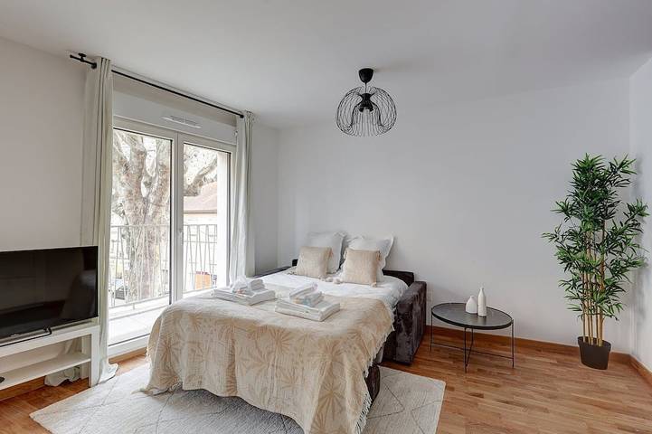 Entire apartment, Tbs 197 - Bright apartment with terrace in Clichy, Hauts-de-Seine