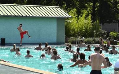 Camping pour 4 Personnes dans Trept, Région de La Tour-du-Pin, Photo 2