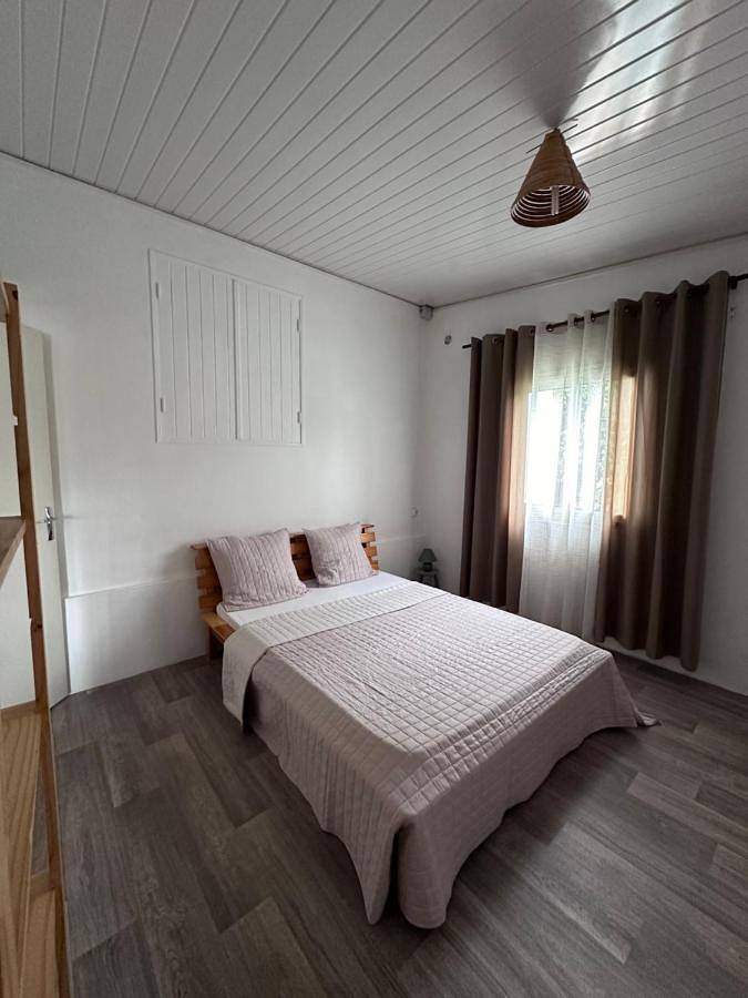 Location de vacances pour 15 personnes, avec terrasse ainsi que piscine et jardin dans Le Quatorzieme - 3