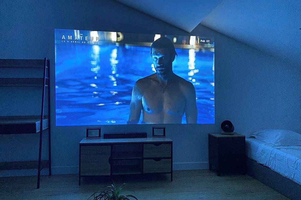 Appartement entier, Cinéloft: Gare & centre ville, Cinéma, Ps5, Clim, massage, Netflix Amazon Prime in Poitiers, Vienne (France)
