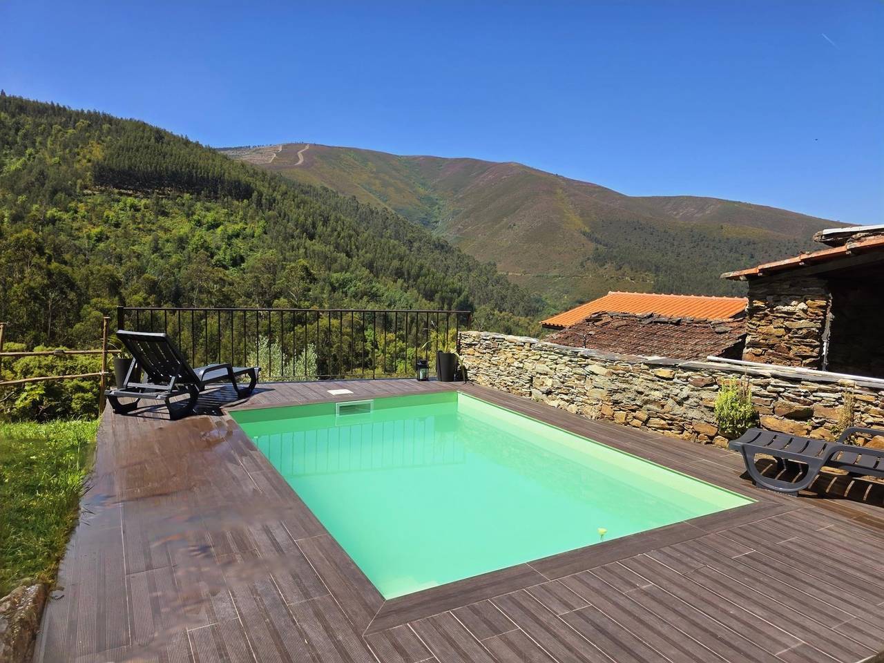 Adcasinha | Piscina | Vista Montanha | Jacuzzi in Celavisa, Aldeias do Xisto