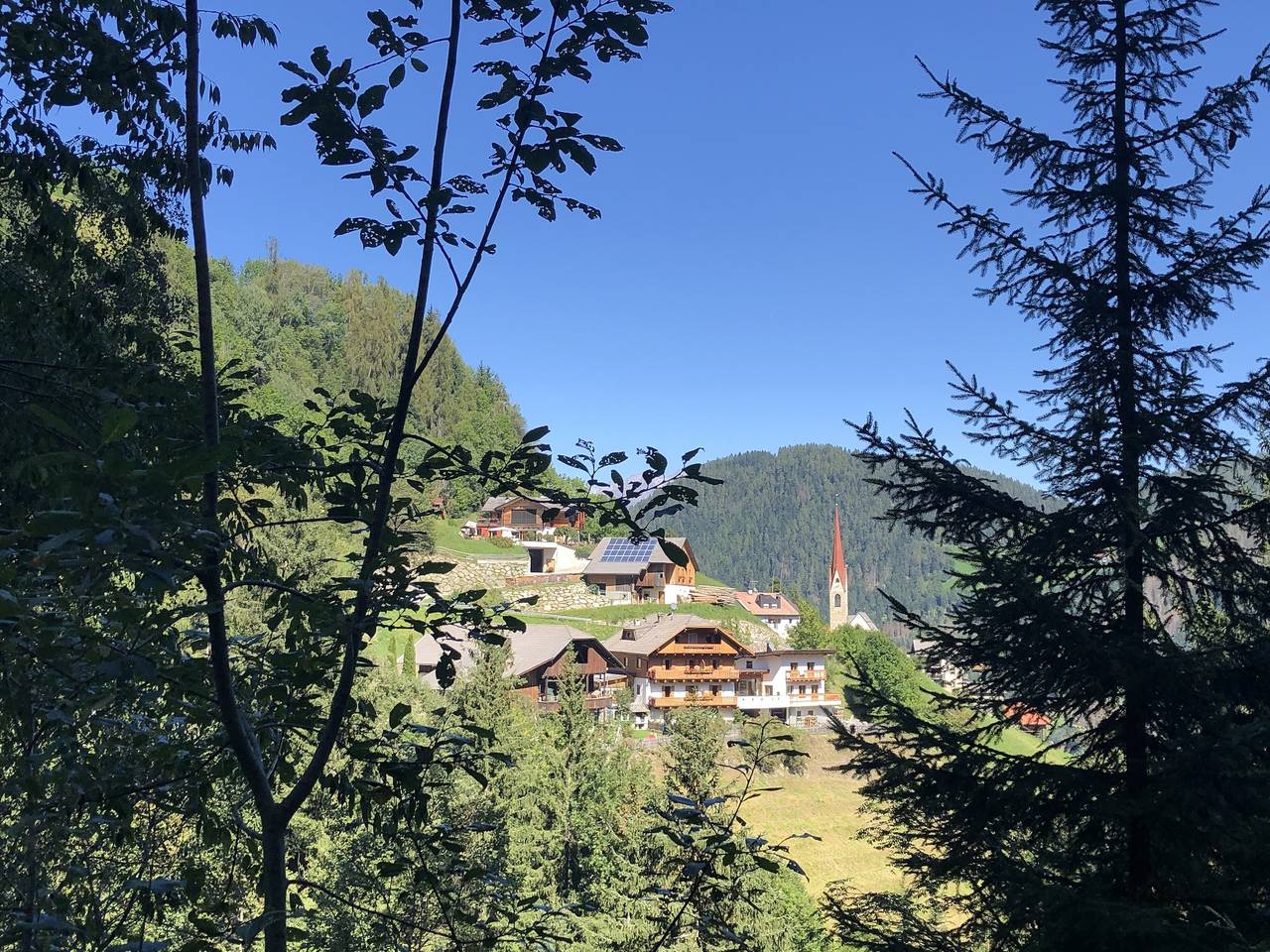 Appartamento intero, Appartamento tradizionale "Waldstille" immerso nella natura, balcone e Wifi in Onies, San Lorenzo di Sebato e dintorni