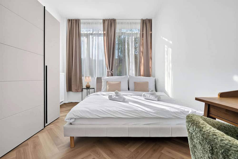 Ganze Wohnung, Large Family Apartment for 6 - Ac & Garage in Bratislava, Bratislava und Umgebung