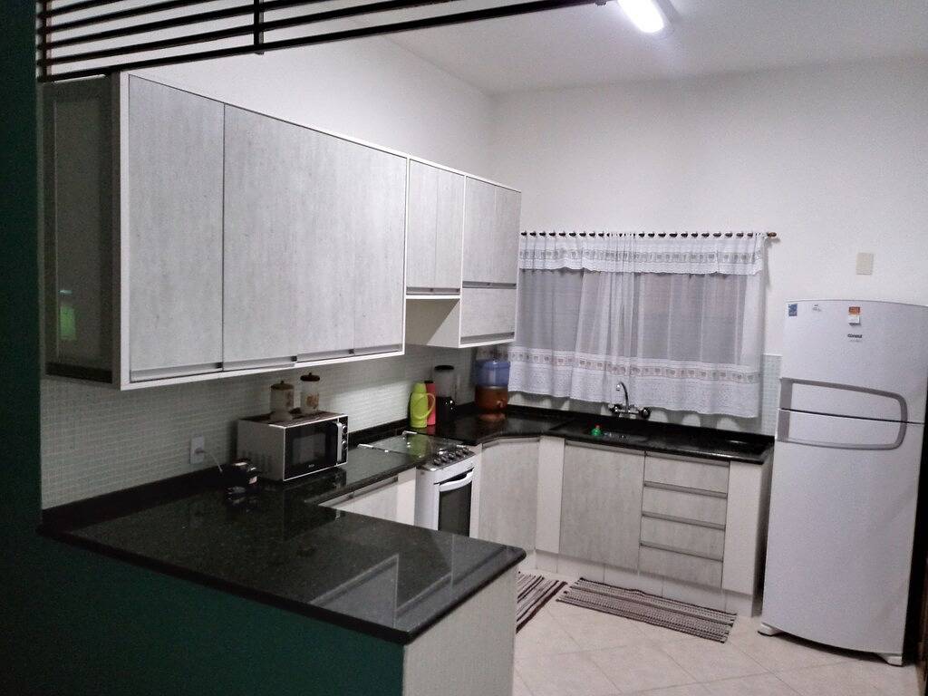 Caraguatatuba, Haus mit Pool, 100 m Strand, Wifi, Barbecue, 24h Sicherheit in Caraguatatuba, Região Metropolitana do Vale do Paraíba e Litoral Norte