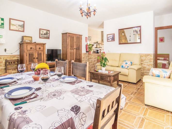 Casa rural para 4 personas, con Balcón/Terraza y Terraza además de Jardín y Piscina en Rute - 2