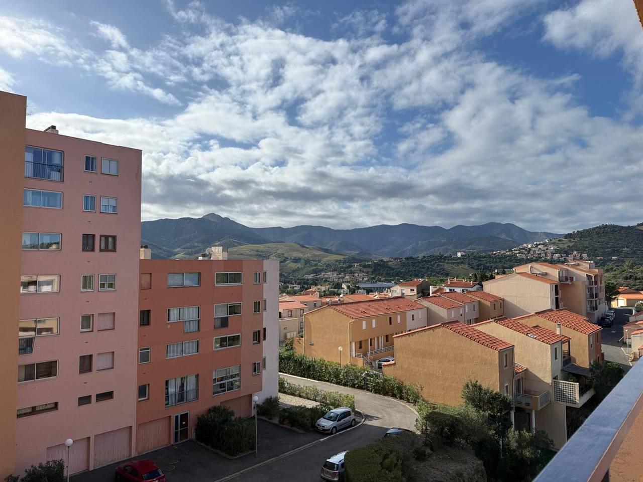 Appartement entier, Banyuls-sur-Mer: Appartement F2 avec Loggia et Parking, Proche Plage in Côte Vermeille, Banyuls-sur-Mer