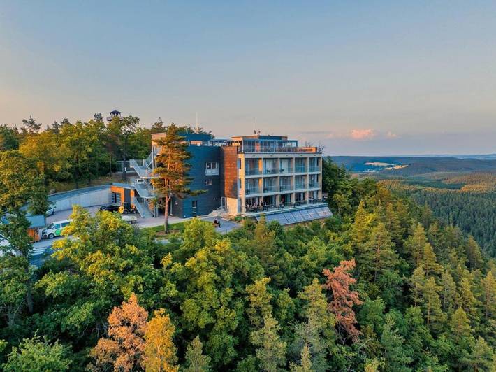 Hotel für 2 Personen, mit Terrasse und Ausblick in Unterwellenborn - 3