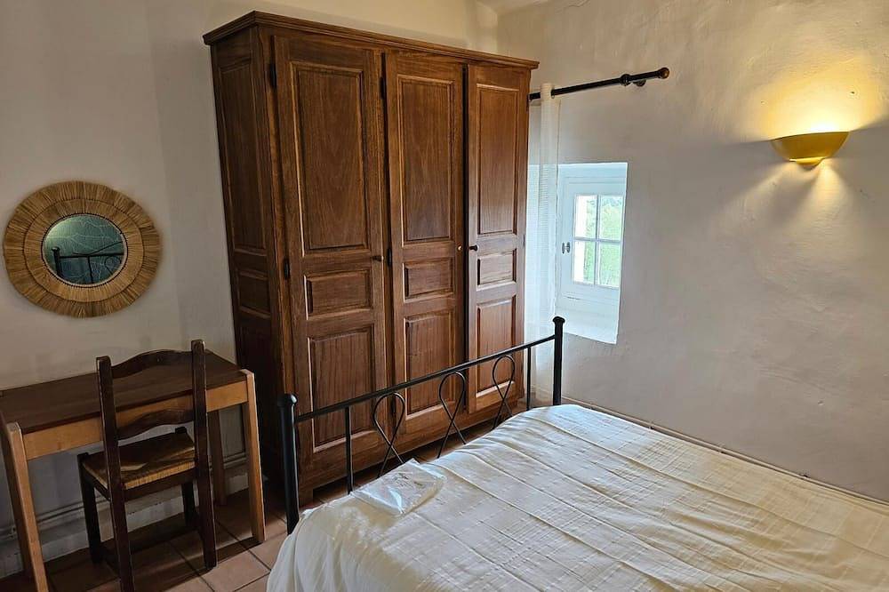 Entire apartment, Domaine de Bagard - Gîte Cevennes 53m² 4/7 pers Terrace in Sauve, Le Vigan region