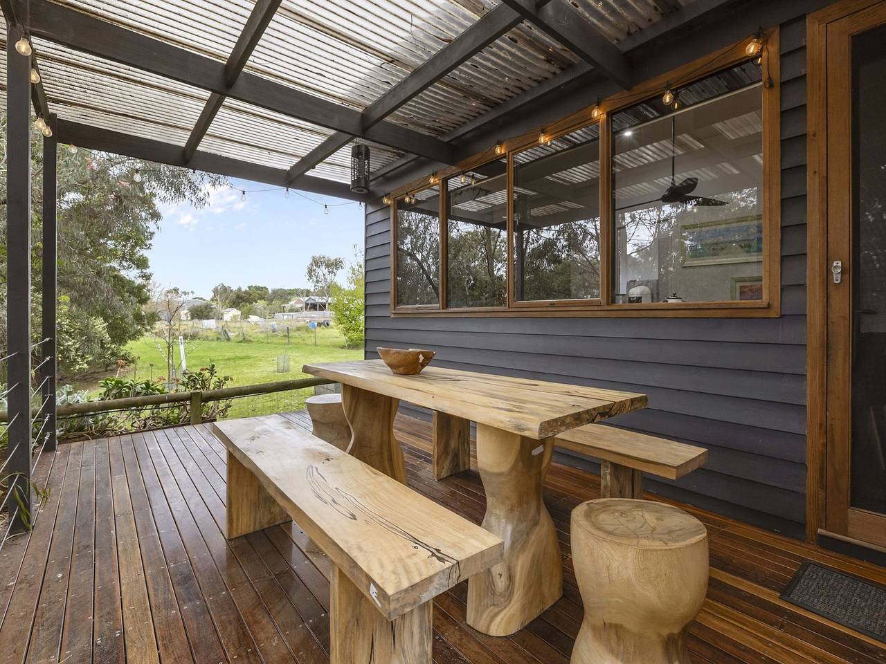 Entire apartment, Stylish 3-Bedroom and Outdoor Grill and Pizza Oven in Bellarine