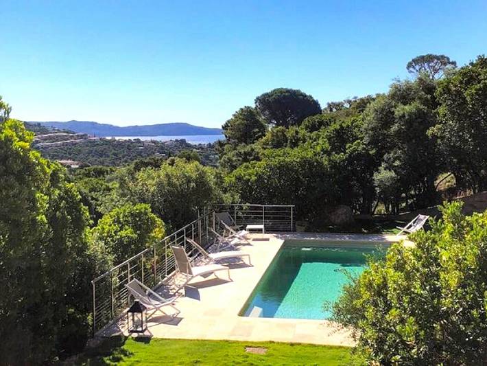 Holiday rental for 12 people, with pool and view as well as garden and terrace in Cavalaire-sur-Mer