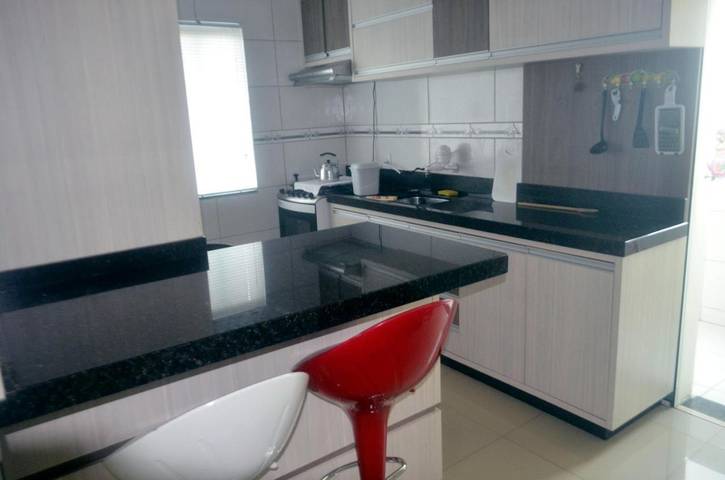 Casas e apartamentos de temporada para 6 pessoas, com vista e balcão em Itapema