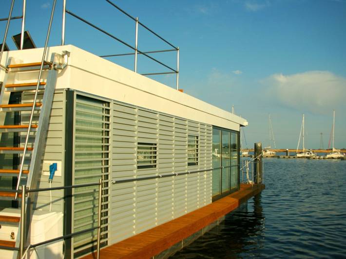 Boot für 4 Personen, mit Terrasse und Seeblick sowie Garten am Greifswalder Bodden - 2