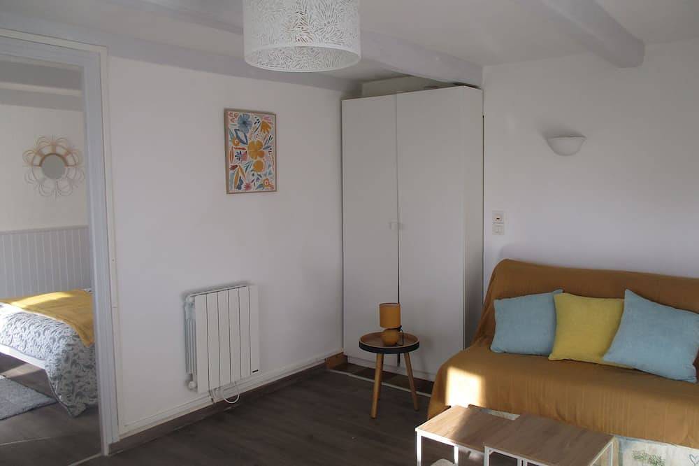 Little haven of peace in the Breton countryside, Garden and terrace - near the sea in Rosporden, Quimper region