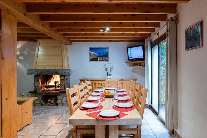 Chalet pour 6 personnes, avec Jacuzzi et Terrasse ainsi que Jardin et Sauna à Cauterets