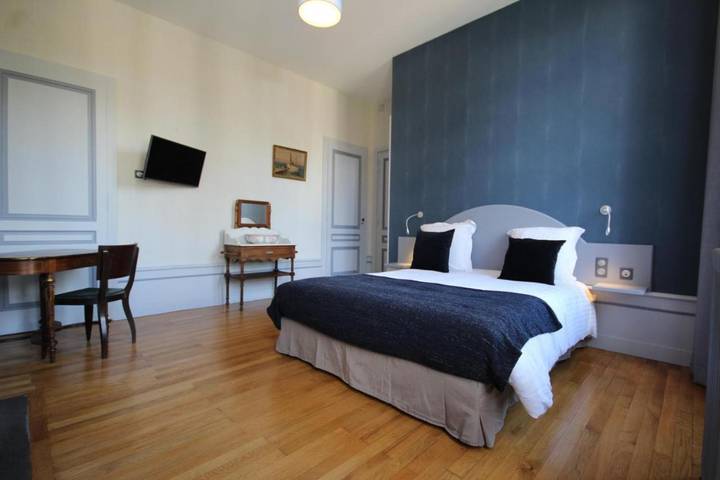 Gîte pour 2 personnes, avec jardin et vue dans Chauffailles - 2