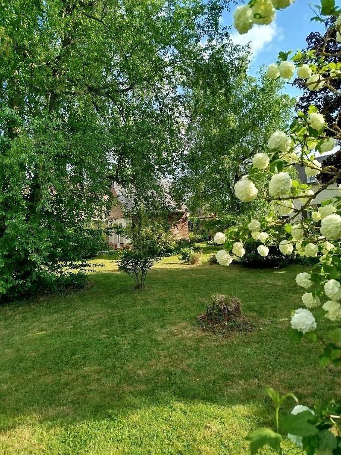 Gîte pour 3 personnes, avec Terrasse ainsi que Jardin et Vue à Haute-Épine