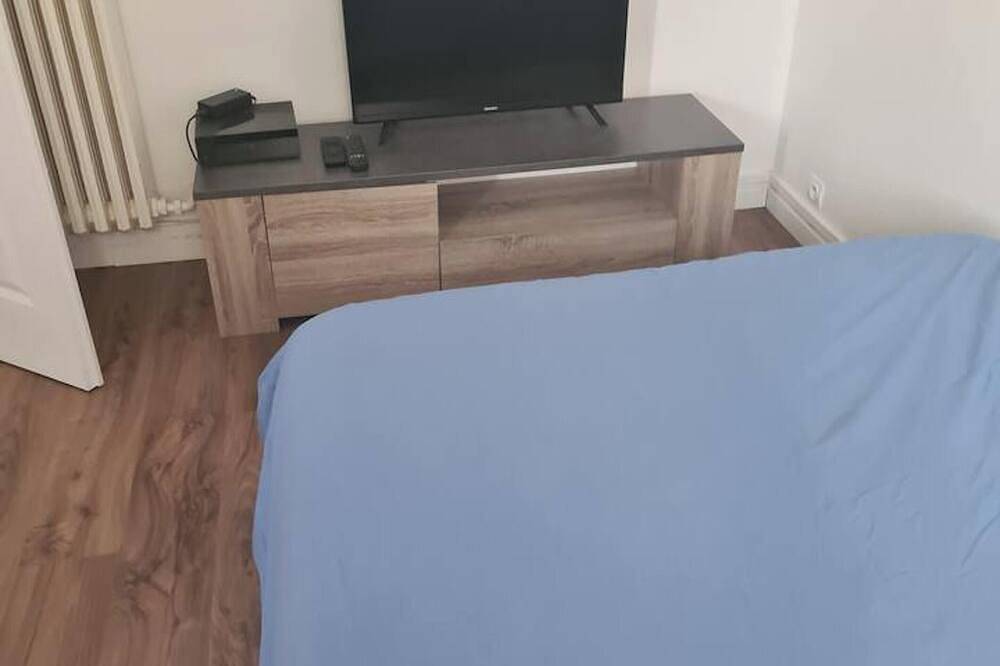 Entire apartment, Homerez - Bright Studio in Clichy 27 m² + parking in Clichy, Hauts-de-Seine