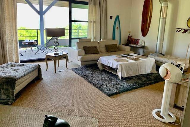 Location de vacances pour 6 personnes, avec vue ainsi que jardin et piscine, animaux acceptés dans Abbans-Dessus