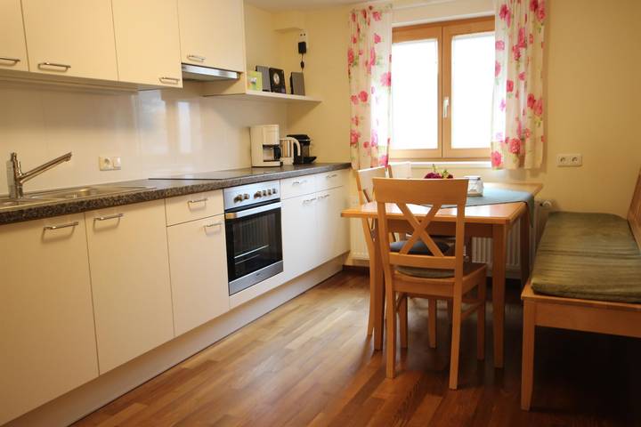 Ferienwohnung für 6 Personen, mit Ausblick und Garten im Bregenzerwald - 4