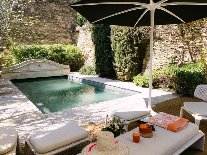 Altes Kloster im Herzen des Dorfes mit Pool in Châteauneuf-du-Pape, Vaucluse