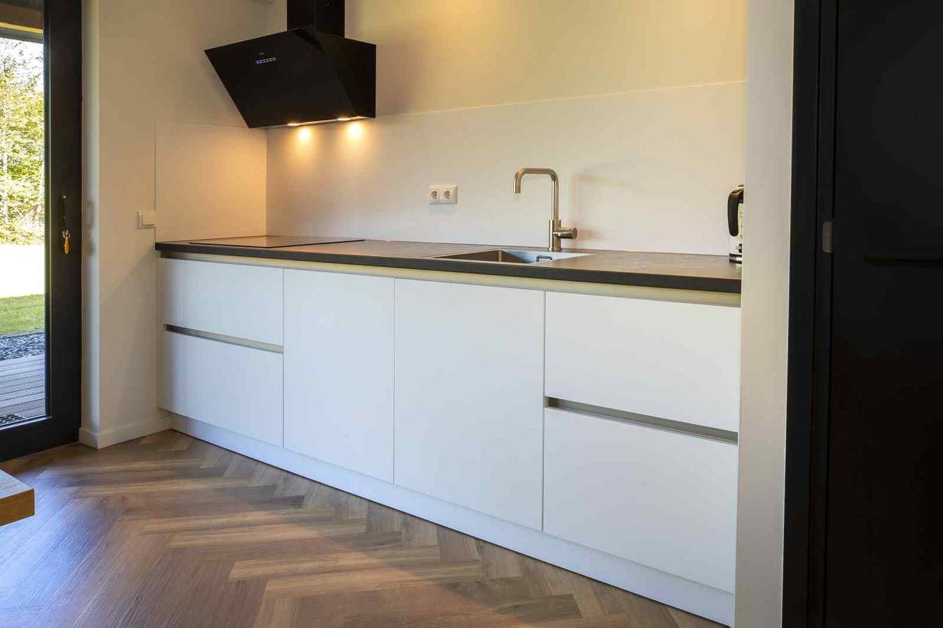 Modernes Ferienhaus für 5 Personen in einem Familienpark mit Schwimmteich in Sint-Nicolaas in Sint Nicolaasga, Friesland