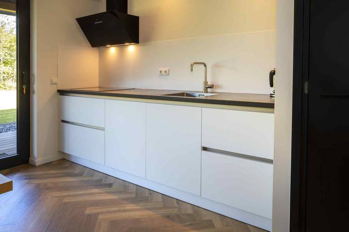 Modernes Ferienhaus für 5 Personen in einem Familienpark mit Schwimmteich in Sint-Nicolaas in Sint Nicolaasga, Friesland