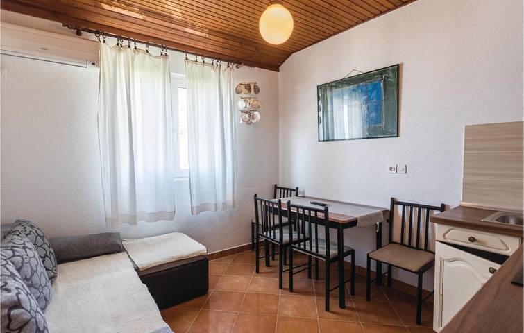Ganze Ferienwohnung, Gemütliche Wohnung mit Terrasse und WLAN, 1 km vom Strand entfernt! in Klek, Dubrovnik-Neretva