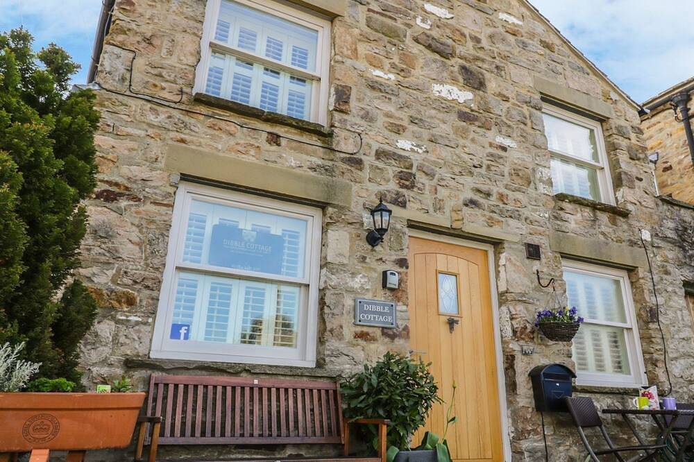 Dibble Cottage, pet friendly, character holiday cottage in Reeth in Reeth, Yorkshire Dales National Park