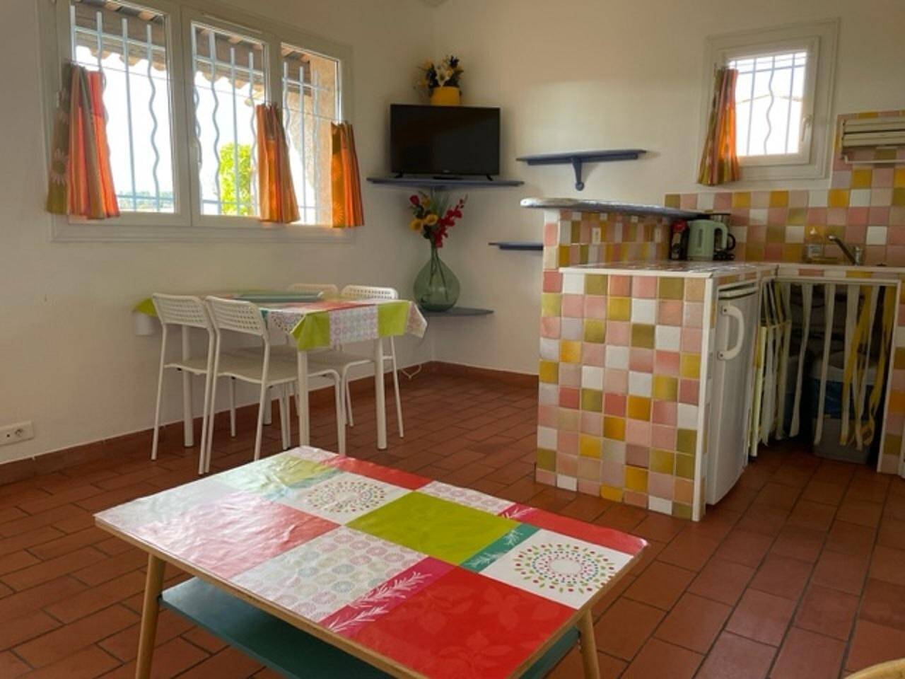 Casita de campo "Location, Piscine, Animaux, Var, Wifi" con piscina compartida in Lorgues, Region de Draguignan