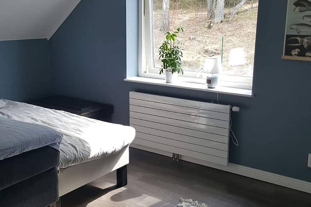 Modern newly built house, 187 sqm with large balcony in Huddinge, Svenska Östersjön