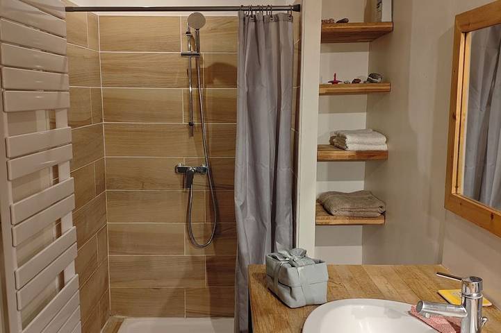 Gîte pour 8 personnes, avec jardin à Monts - 2