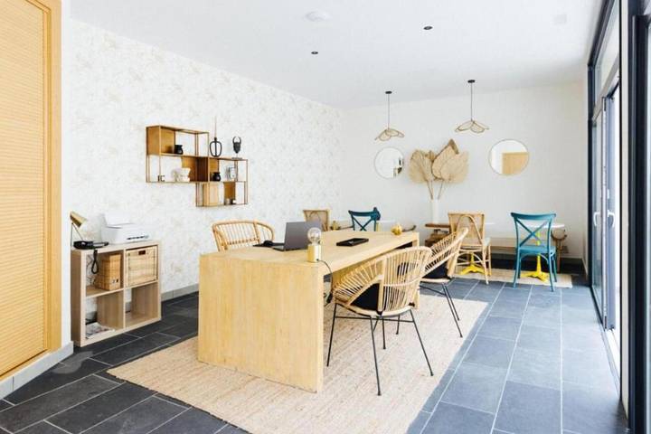Appart’hôtel pour 3 personnes, avec jardin ainsi que terrasse et piscine