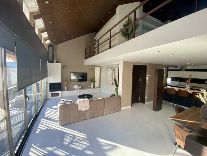 Loft voor 5 personen, met Balkon en Terras in Alicante