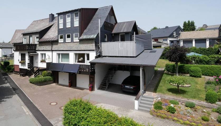 Pension voor 3 personen, with Terras and Tuin as well as Uitzicht in Winterberg