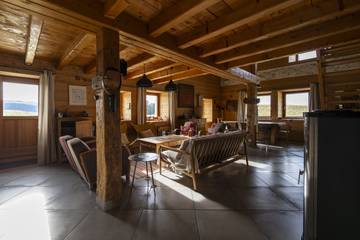 Maison de campagne pour 8 personnes, avec terrasse et jardin à Les Molunes