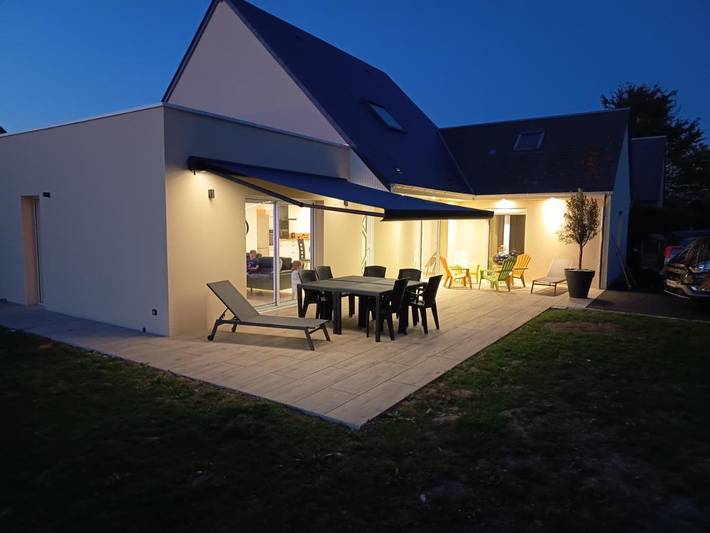 Location de vacances pour 6 personnes, avec jardin et vue à Saint-Laurent-sur-Mer