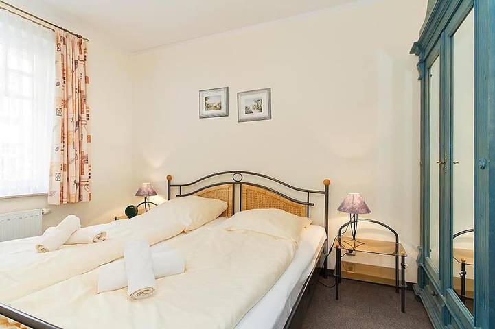 Ganze Wohnung, Ferienwohnung an der Ostsee mit Balkon und Pkw Stellplatz - nur 50 m zum Strand! in Kühlungsborn Weststrand, Kühlungsborn